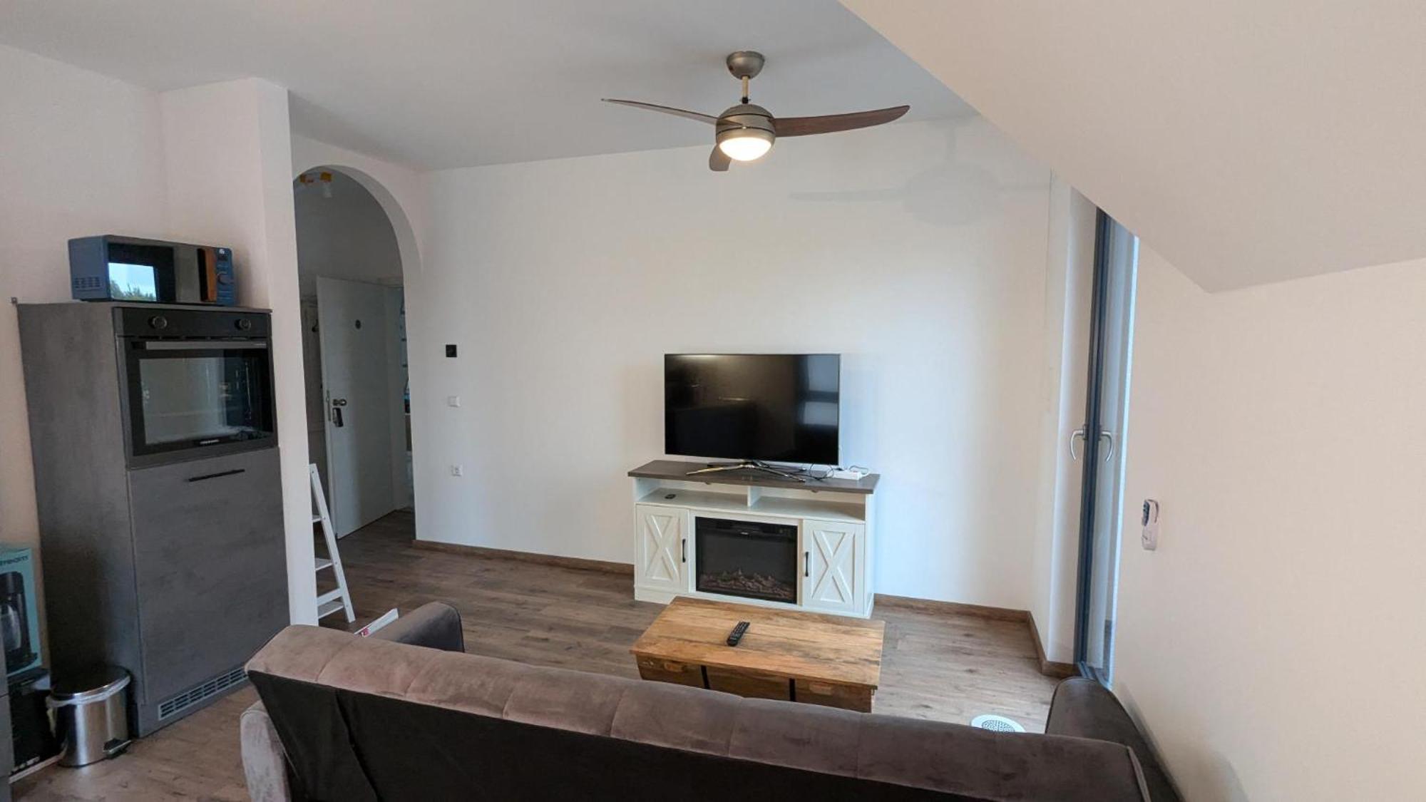 Lehmann 2 Apartment